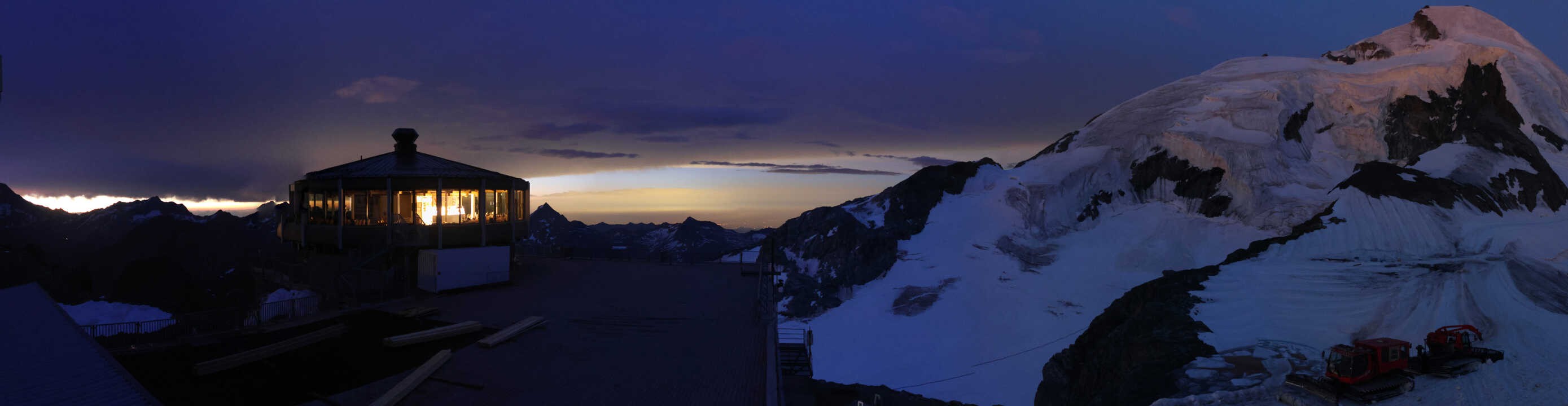 Archiv Foto Webcam Mountain Restaurant Mittelallalin