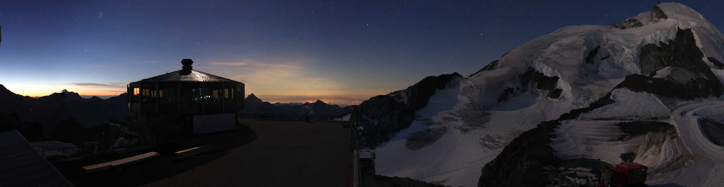 Archiv Foto Webcam Mountain Restaurant Mittelallalin
