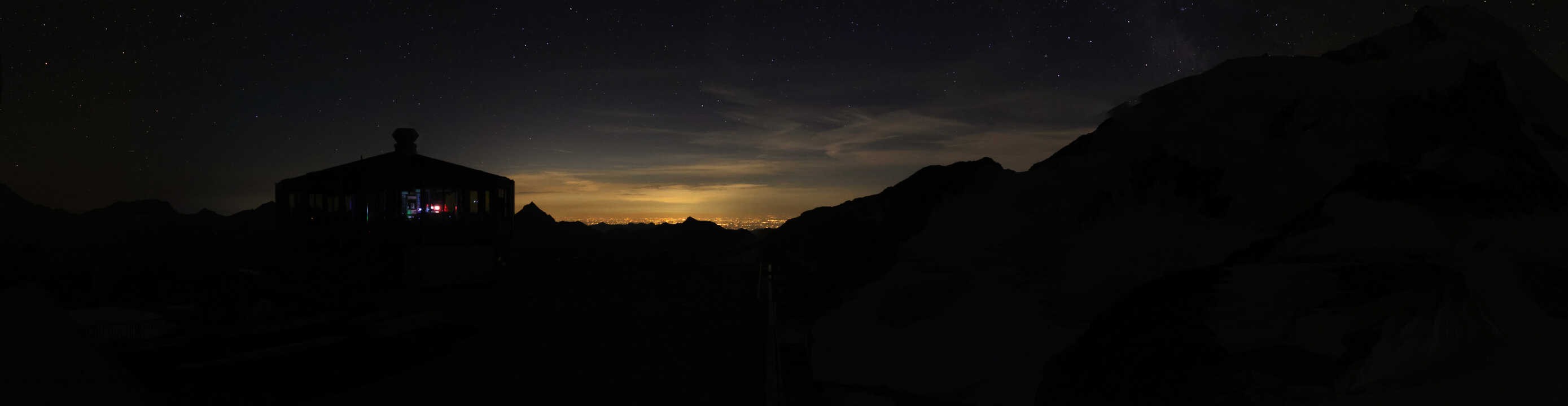 Archived image Webcam View Mountain Restaurant Mittelallalin