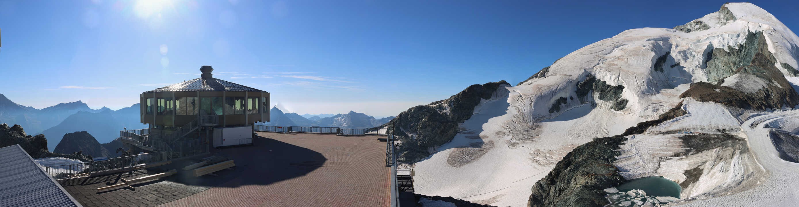 Archived image Webcam View Mountain Restaurant Mittelallalin