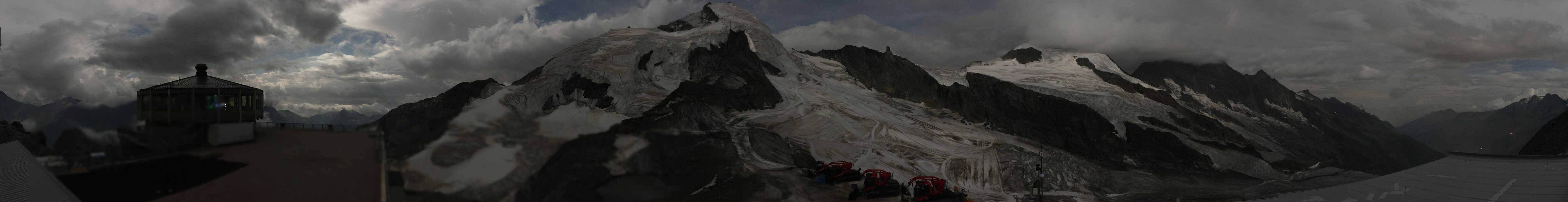 Archived image Webcam View Mountain Restaurant Mittelallalin
