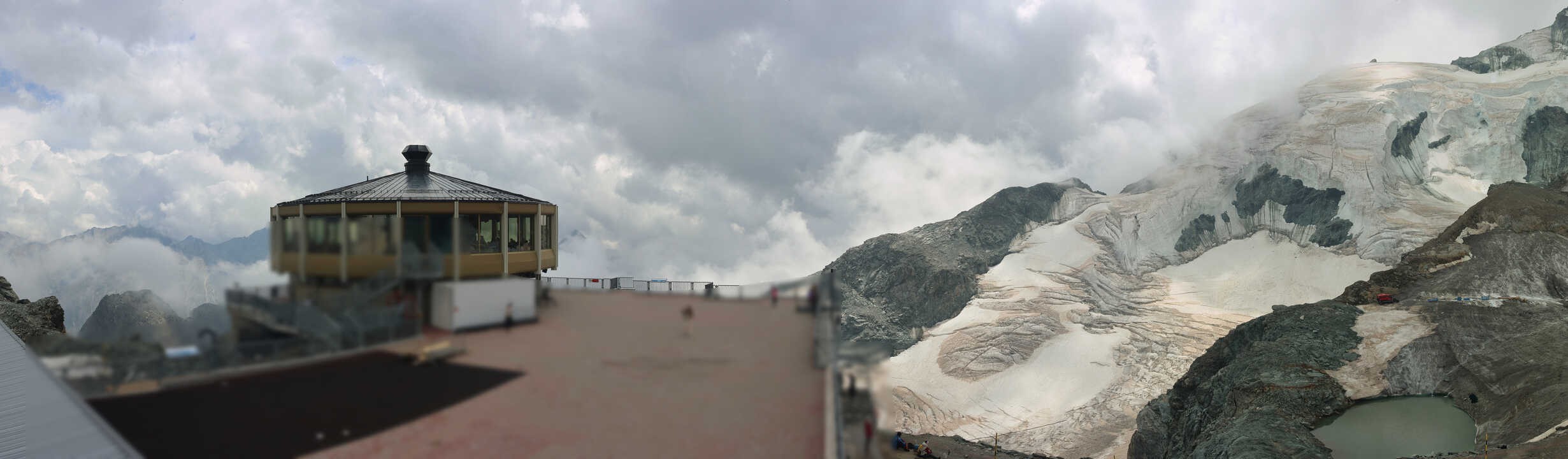 Archived image Webcam View Mountain Restaurant Mittelallalin