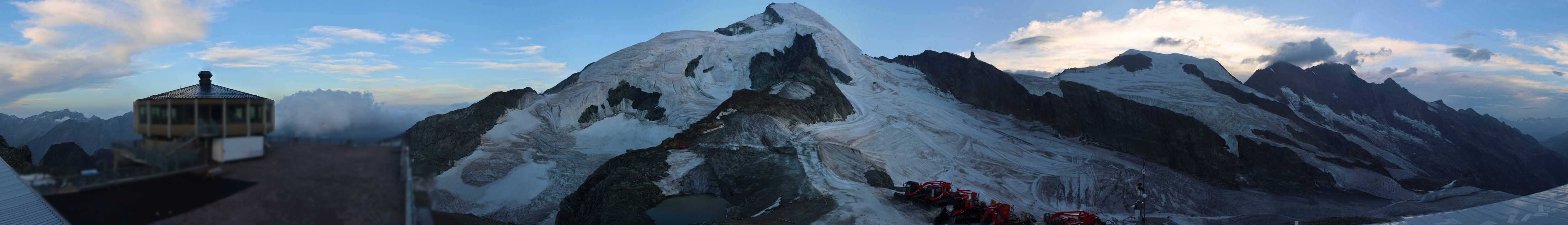 Archived image Webcam View Mountain Restaurant Mittelallalin