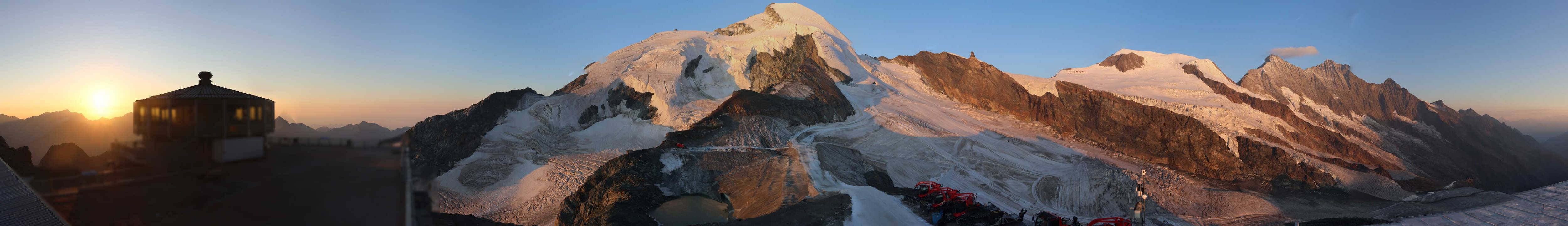 Archived image Webcam View Mountain Restaurant Mittelallalin