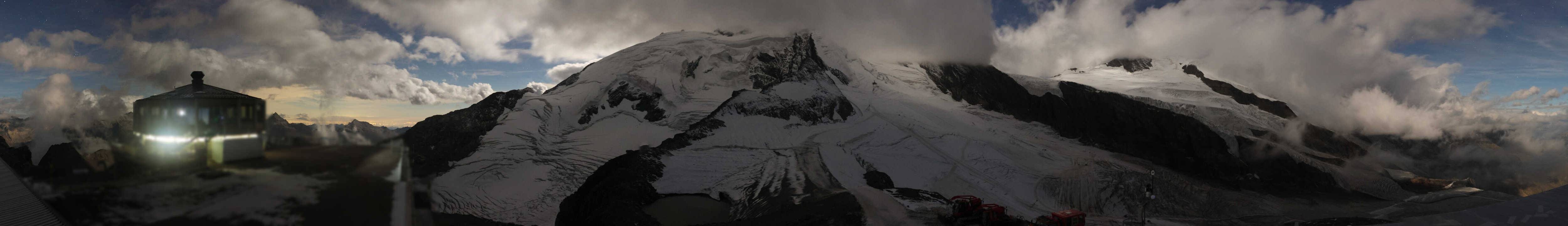 Archived image Webcam View Mountain Restaurant Mittelallalin