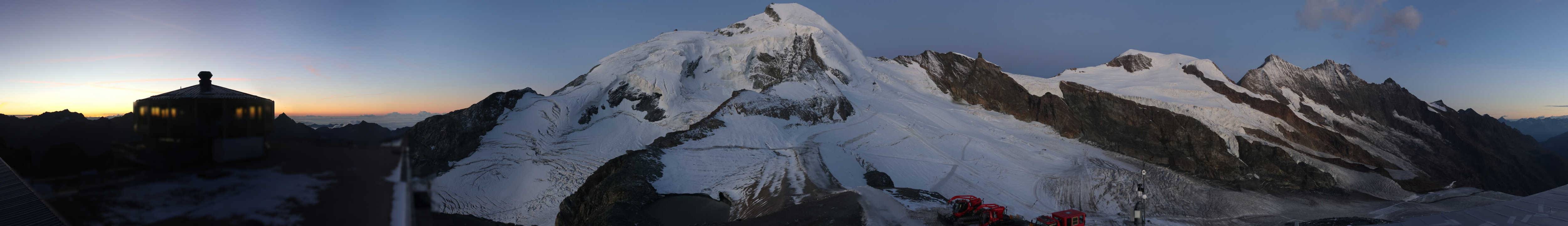 Archived image Webcam View Mountain Restaurant Mittelallalin