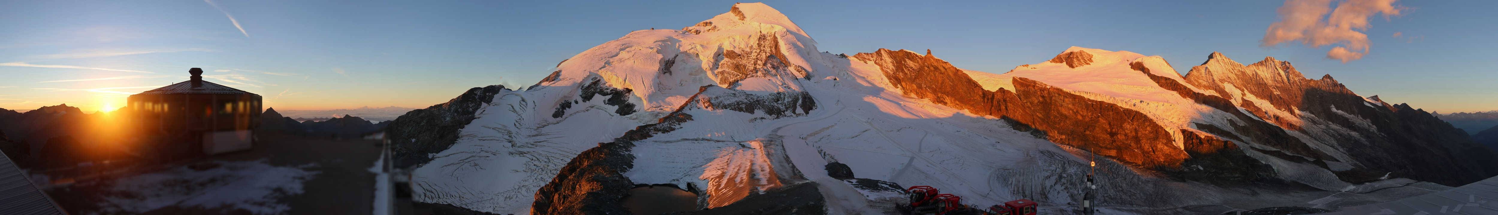 Archived image Webcam View Mountain Restaurant Mittelallalin
