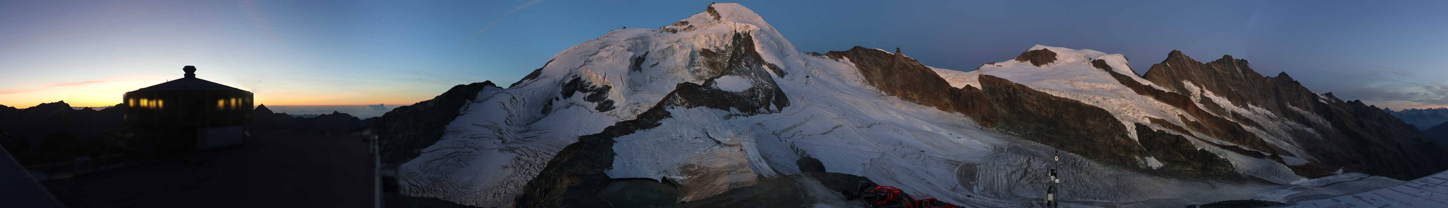 Archived image Webcam View Mountain Restaurant Mittelallalin