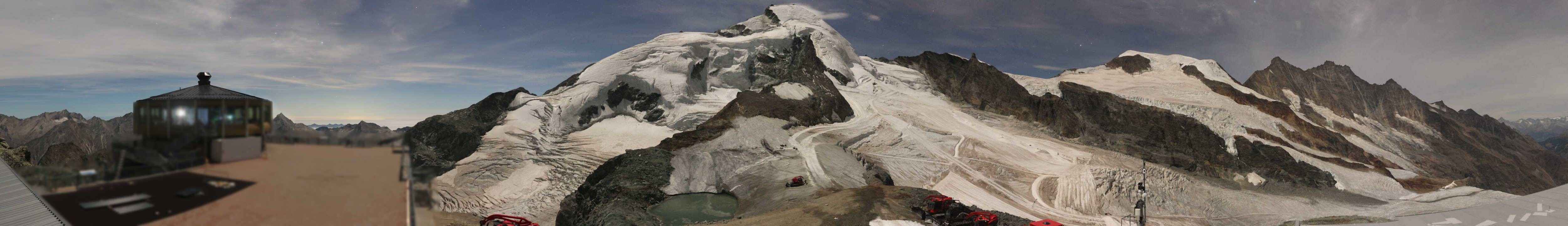 Archived image Webcam View Mountain Restaurant Mittelallalin