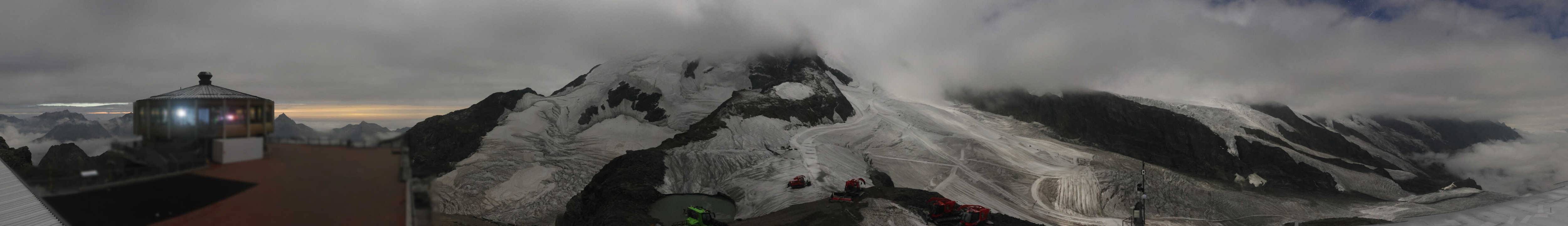 Archived image Webcam View Mountain Restaurant Mittelallalin