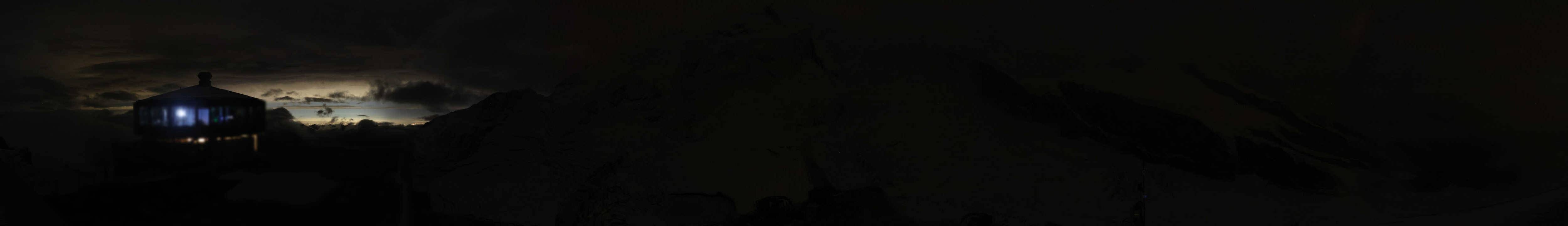 Archived image Webcam View Mountain Restaurant Mittelallalin