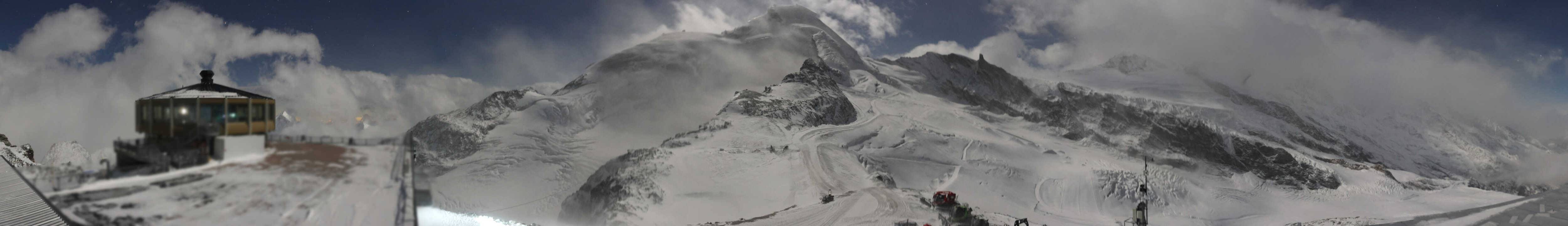 Archived image Webcam View Mountain Restaurant Mittelallalin