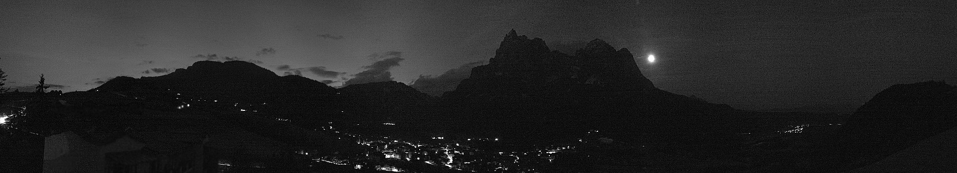 Archived image Webcam Municipality Seis am Schlern