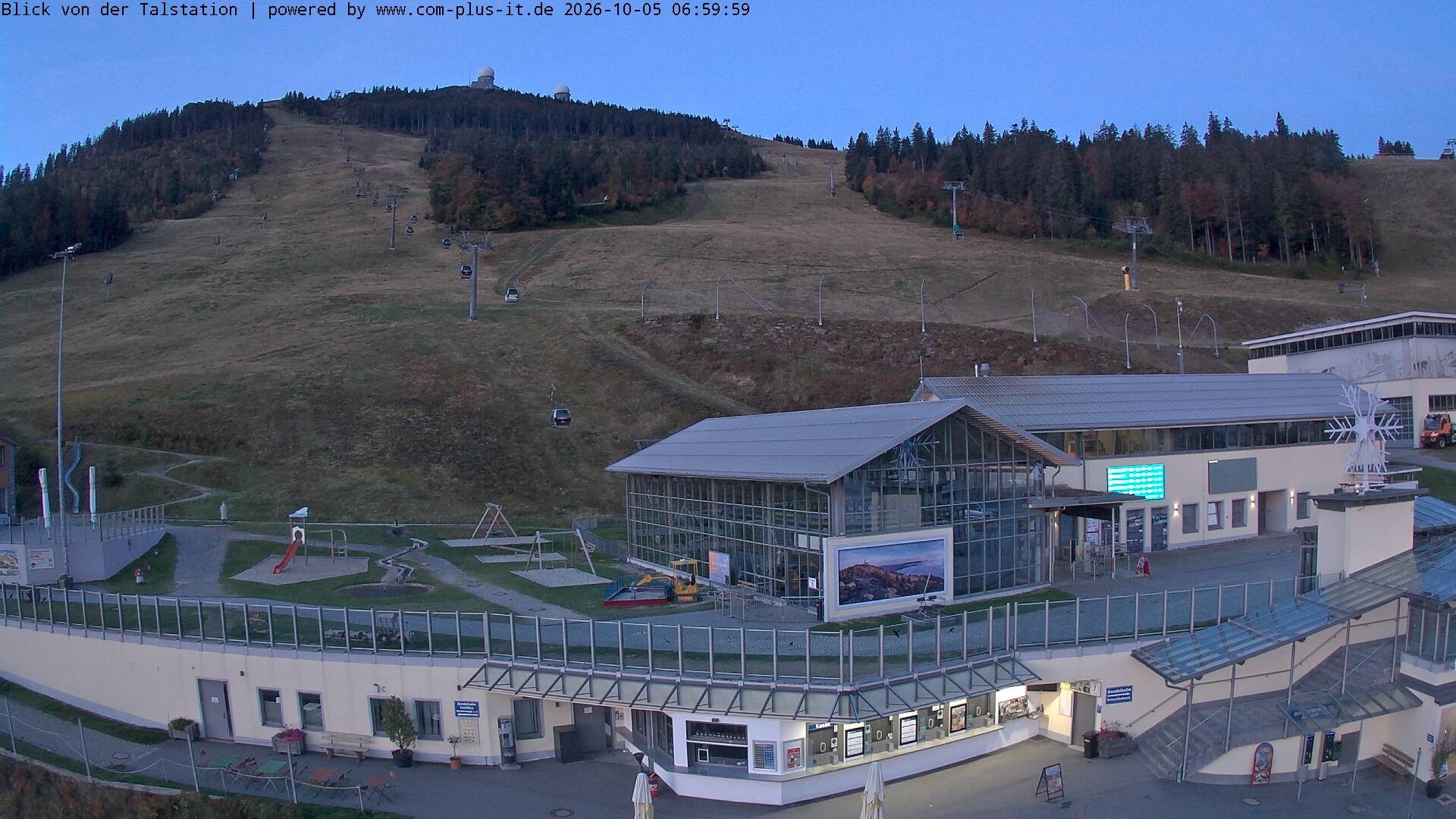 Archived image Webcam Base station at mount Arber, Bavarian Forest