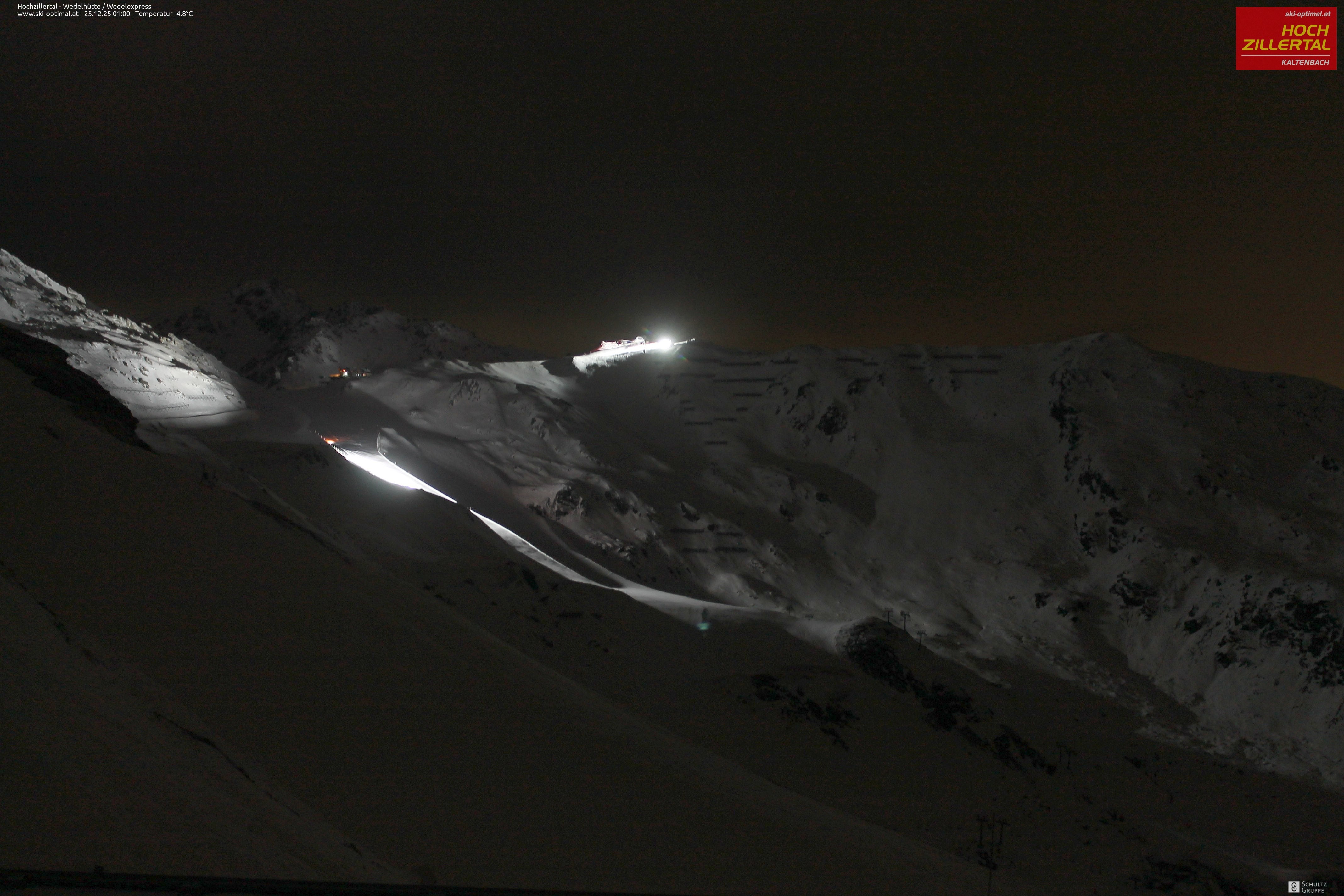 Archiv Foto Webcam Hochzillertal: Blick zur Wedelhütte