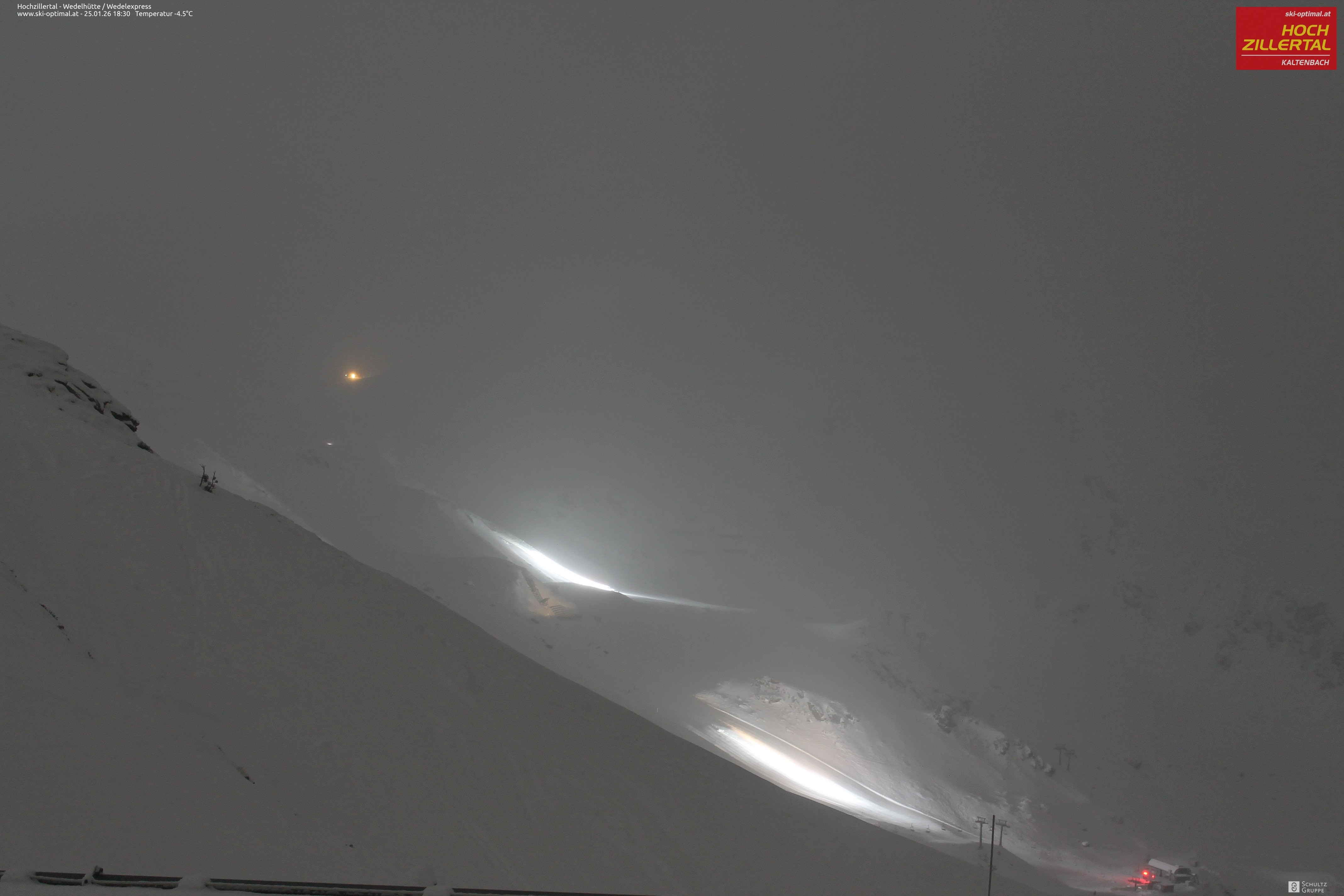 Archiv Foto Webcam Hochzillertal: Blick zur Wedelhütte