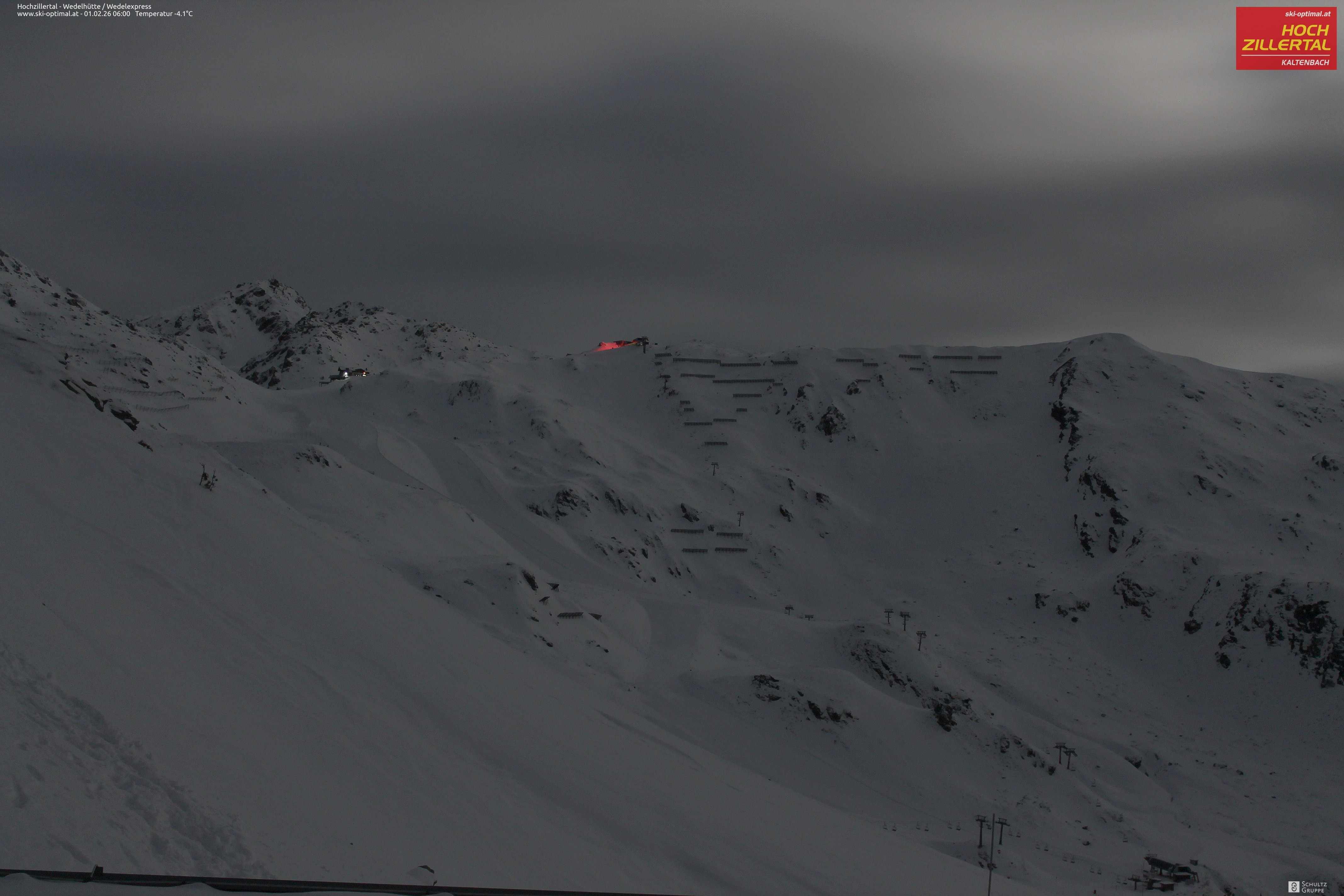 Archiv Foto Webcam Hochzillertal: Blick zur Wedelhütte