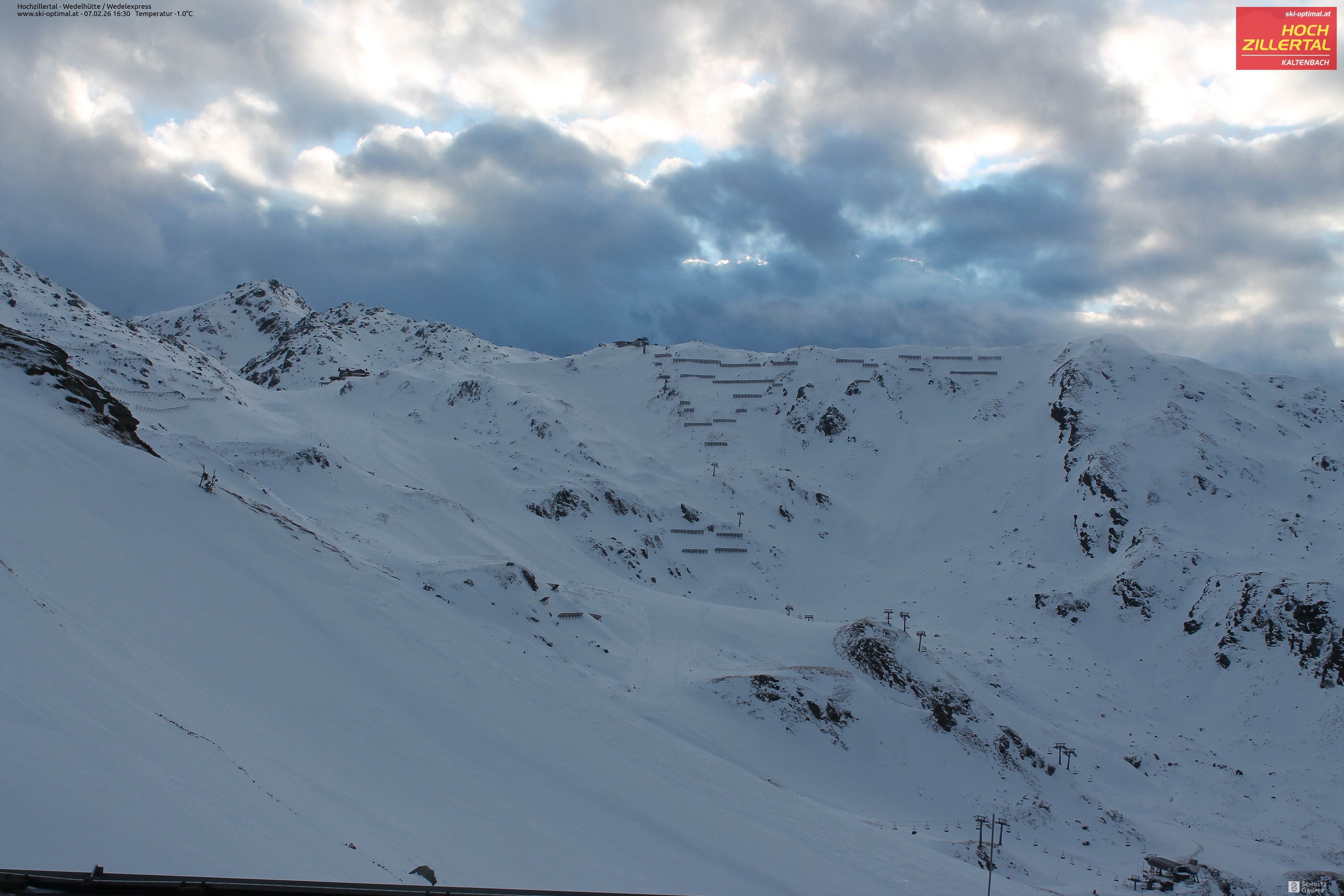 Archiv Foto Webcam Hochzillertal: Blick zur Wedelhütte