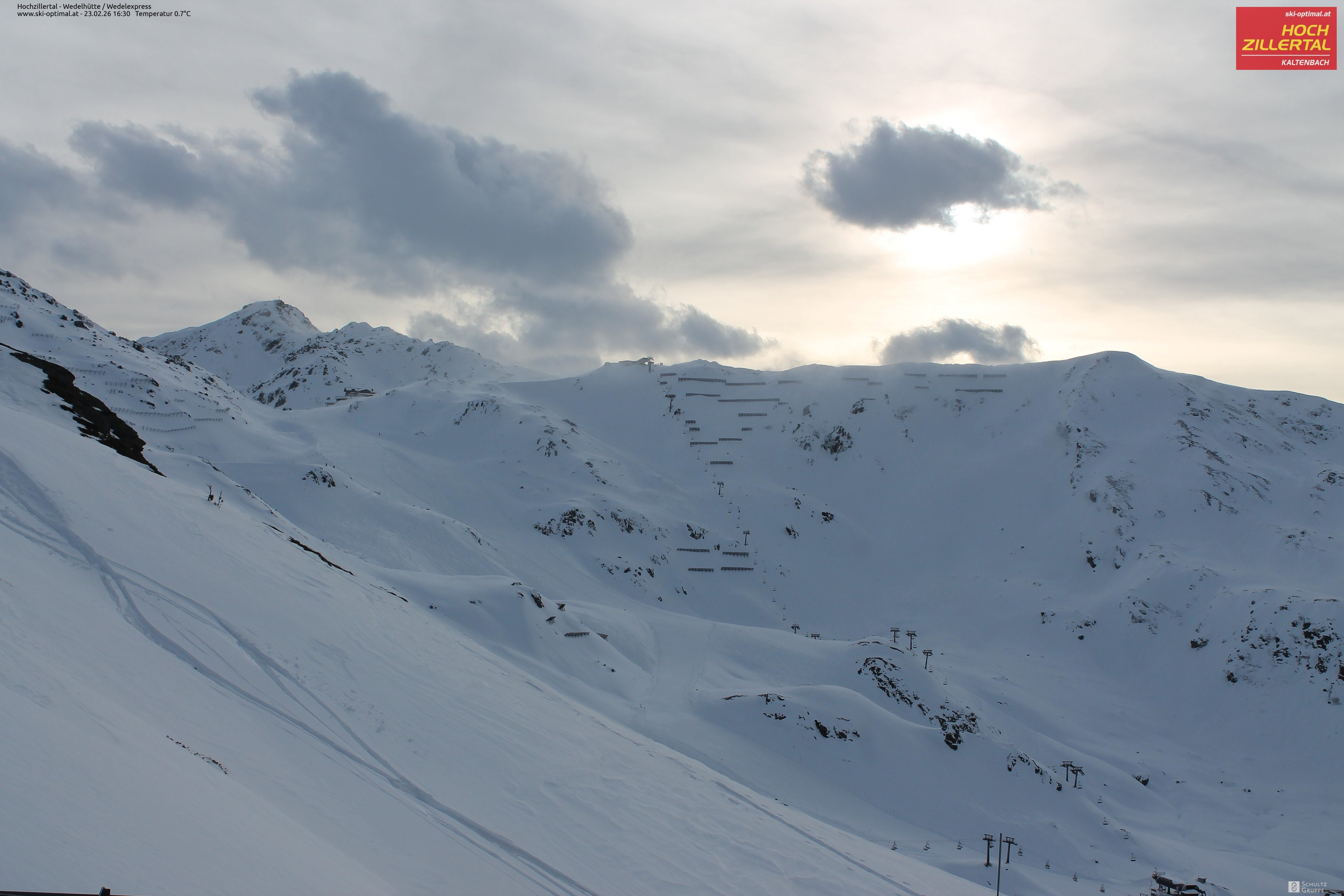 Archiv Foto Webcam Hochzillertal: Blick zur Wedelhütte