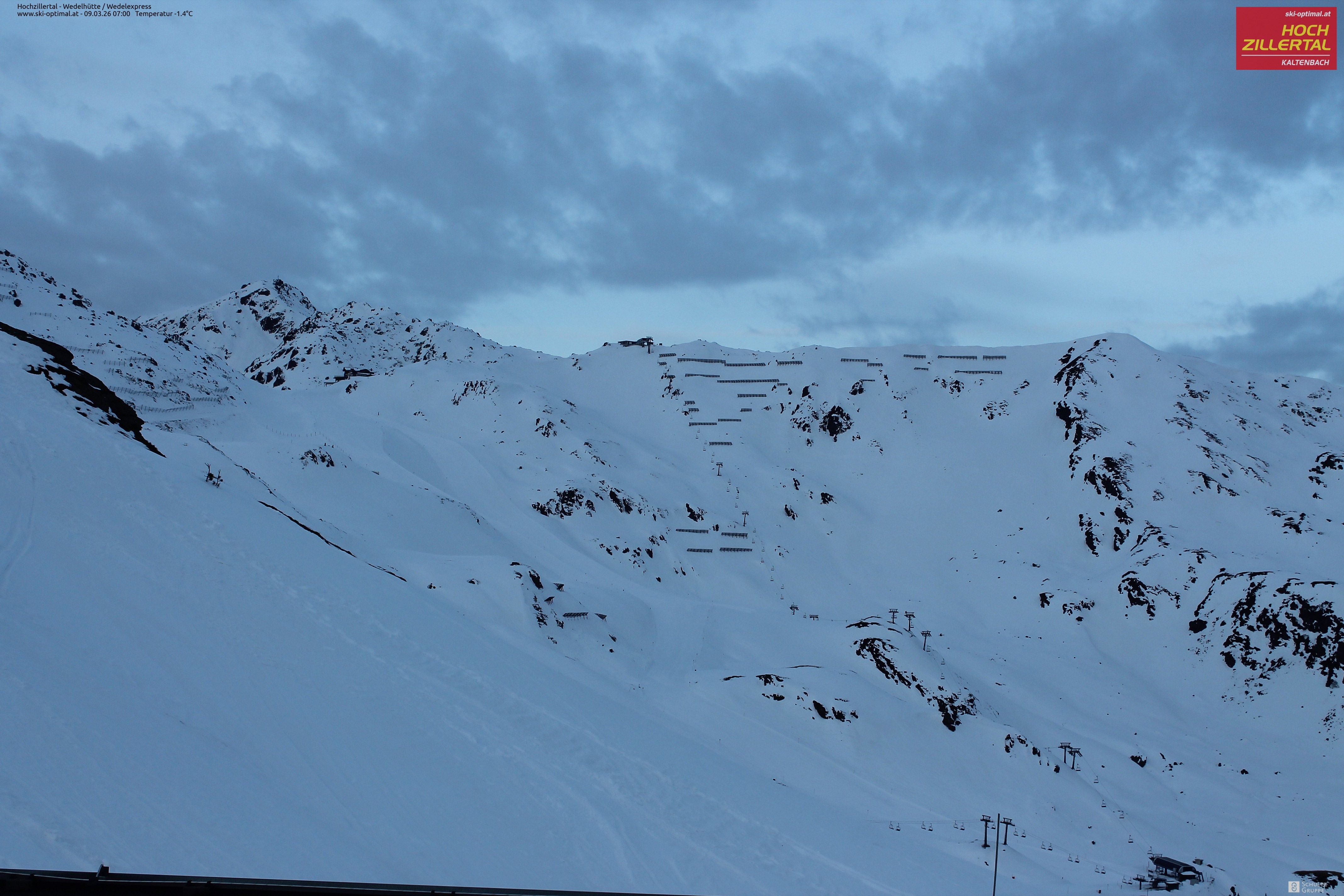 Archiv Foto Webcam Hochzillertal: Blick zur Wedelhütte
