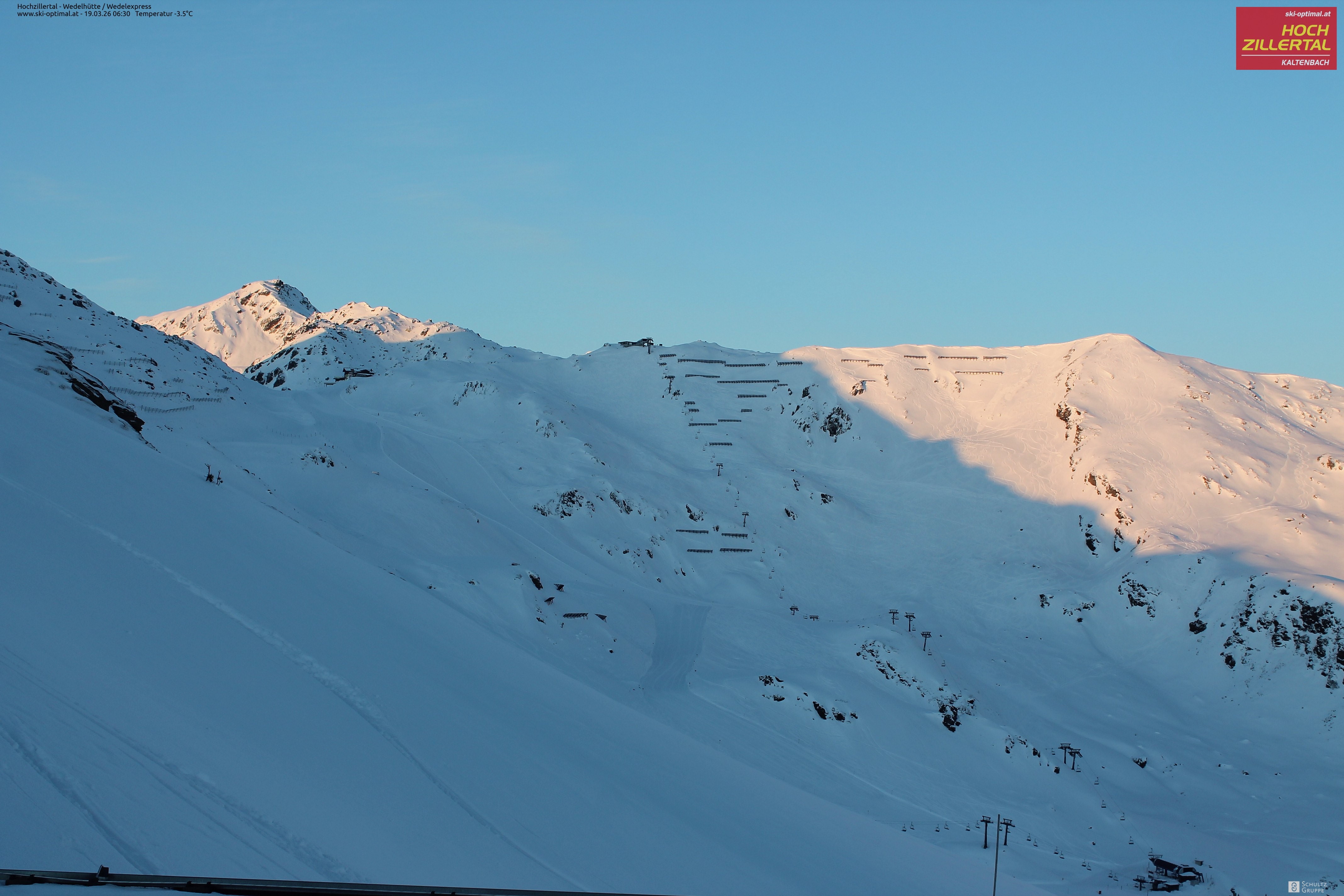 Archiv Foto Webcam Hochzillertal: Blick zur Wedelhütte