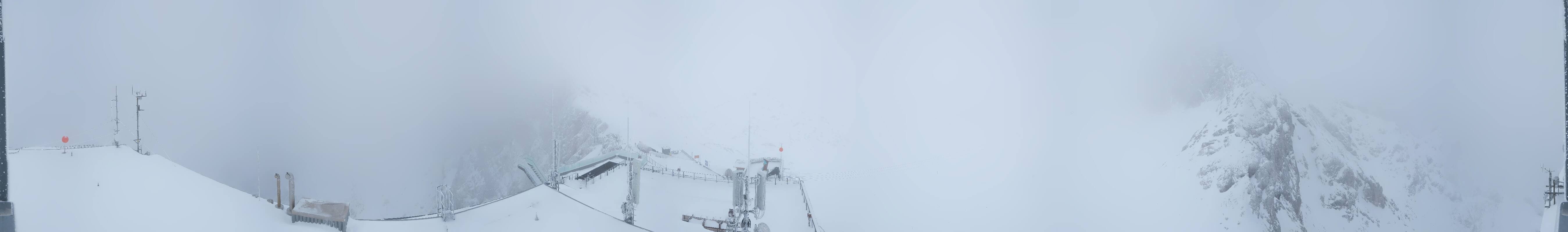 Archived image Panoramic webcam view at the Dachstein Glacier