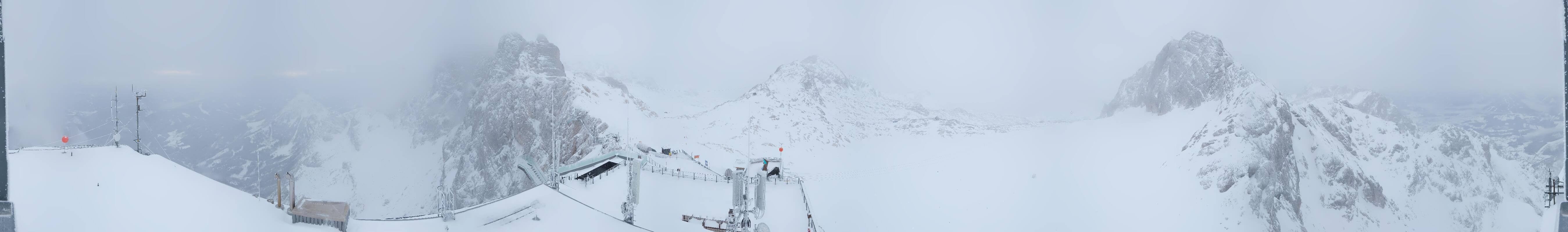 Archived image Panoramic webcam view at the Dachstein Glacier