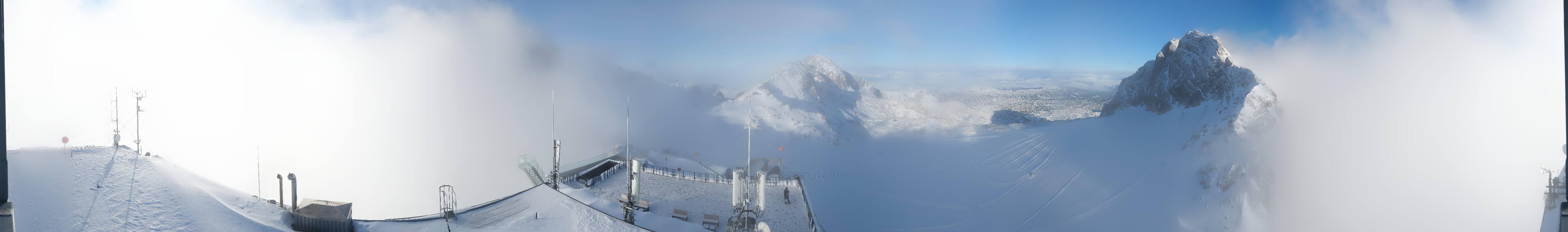 Archived image Panoramic webcam view at the Dachstein Glacier