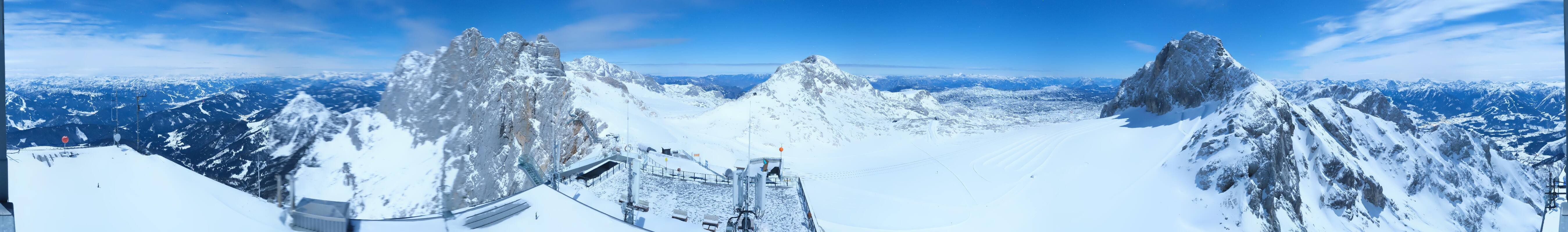 Archived image Panoramic webcam view at the Dachstein Glacier