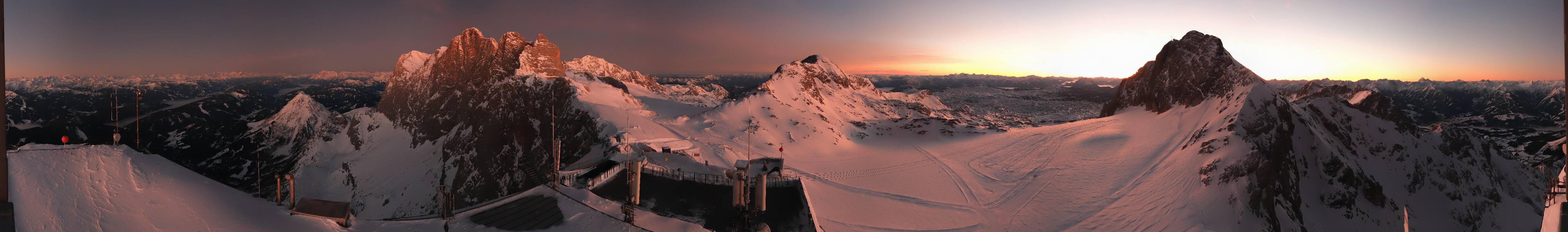 Archiv Foto Webcam Dachstein Gletscher: Panoramablick von der Bergstation