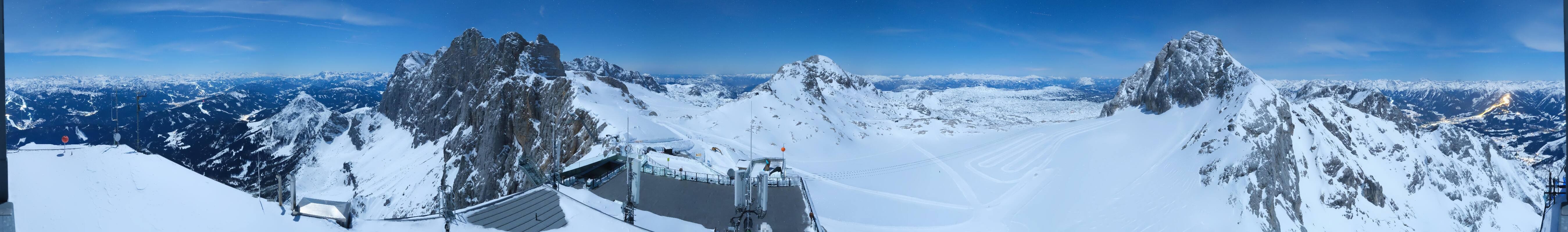 Archived image Panoramic webcam view at the Dachstein Glacier