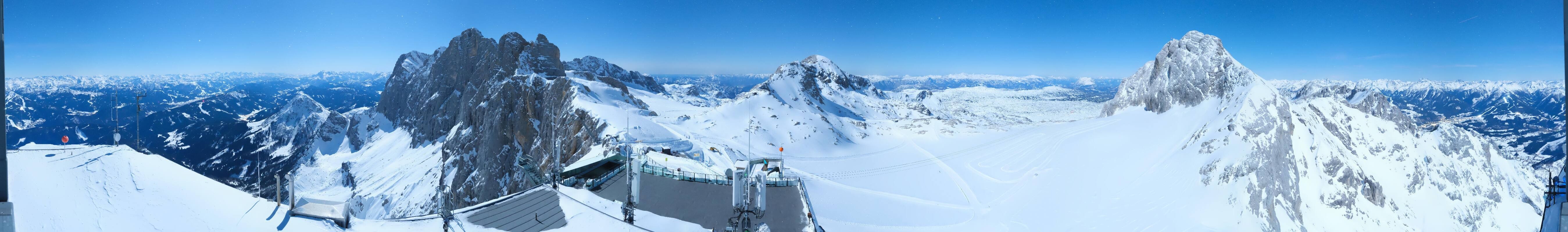 Archived image Panoramic webcam view at the Dachstein Glacier
