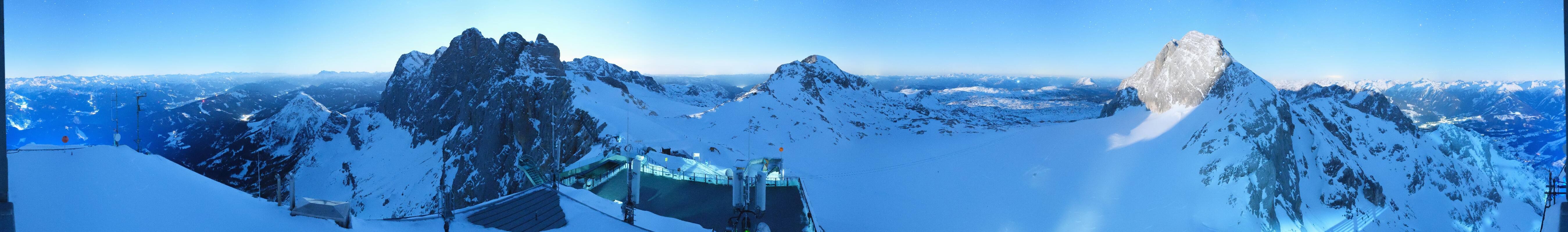 Archived image Panoramic webcam view at the Dachstein Glacier