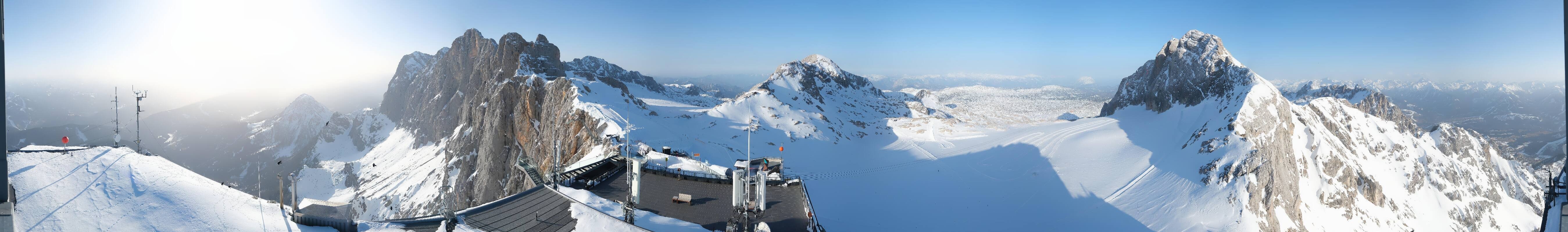 Archived image Panoramic webcam view at the Dachstein Glacier