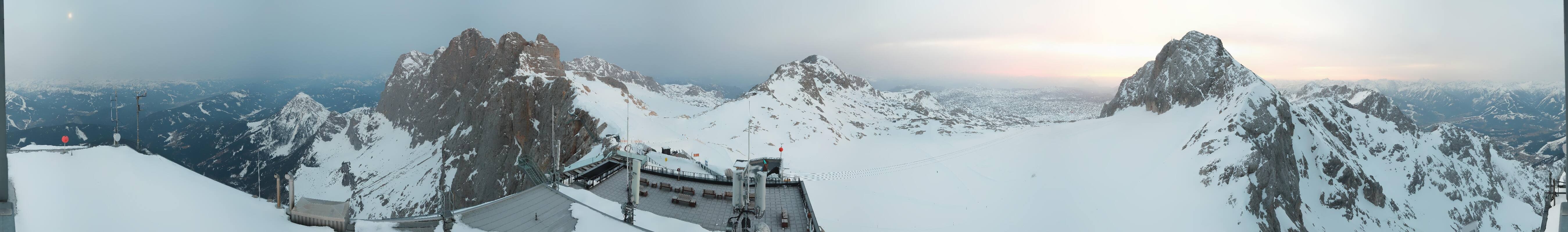 Archiv Foto Webcam Dachstein Gletscher: Panoramablick von der Bergstation