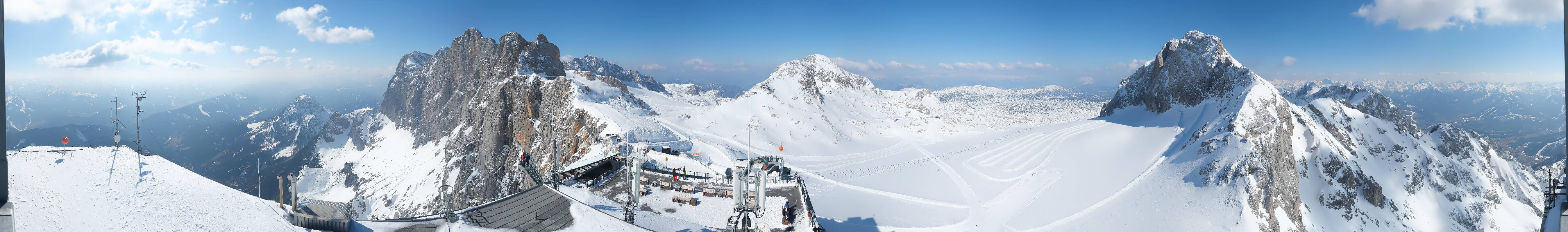Archived image Panoramic webcam view at the Dachstein Glacier