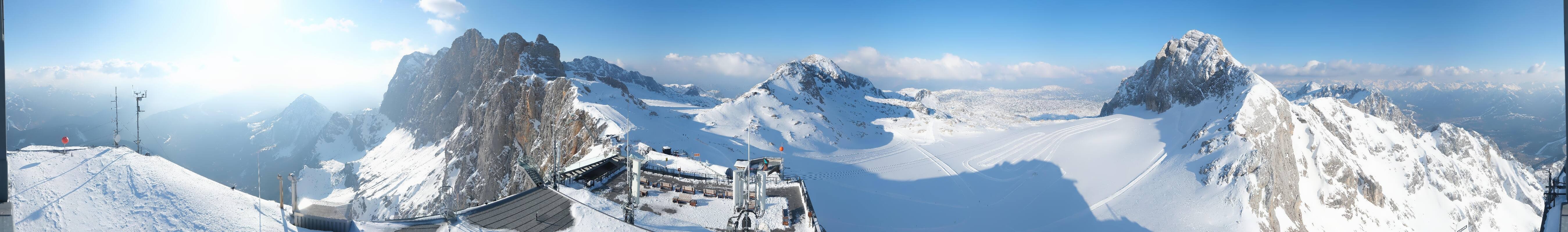 Archived image Panoramic webcam view at the Dachstein Glacier