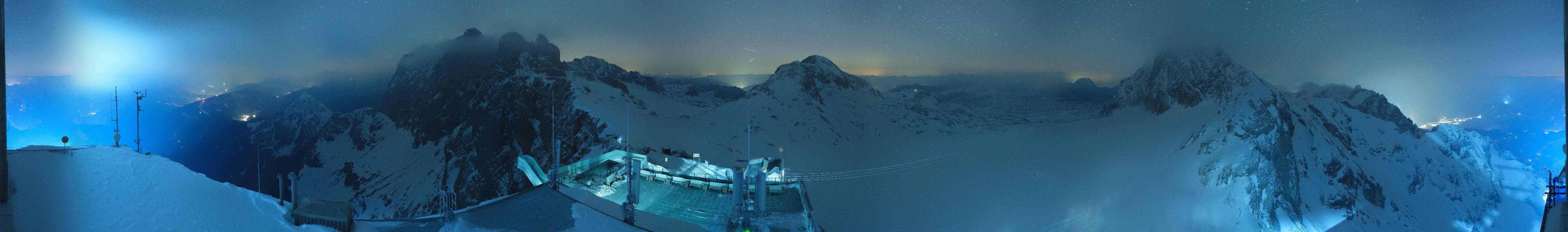 Archived image Panoramic webcam view at the Dachstein Glacier