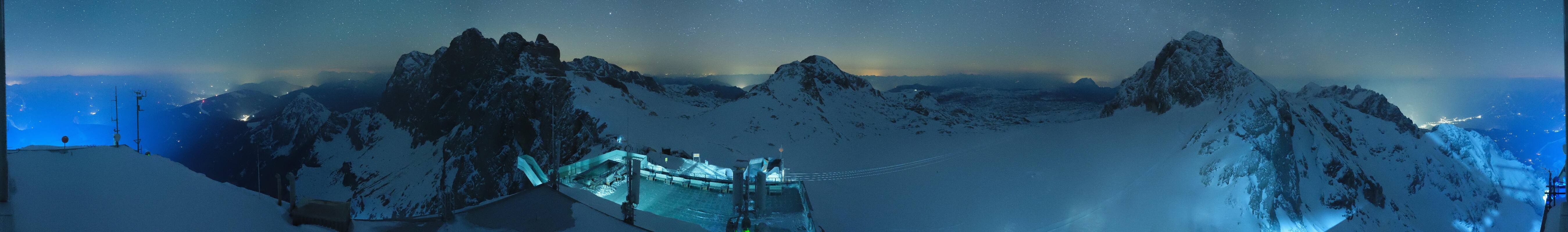 Archived image Panoramic webcam view at the Dachstein Glacier