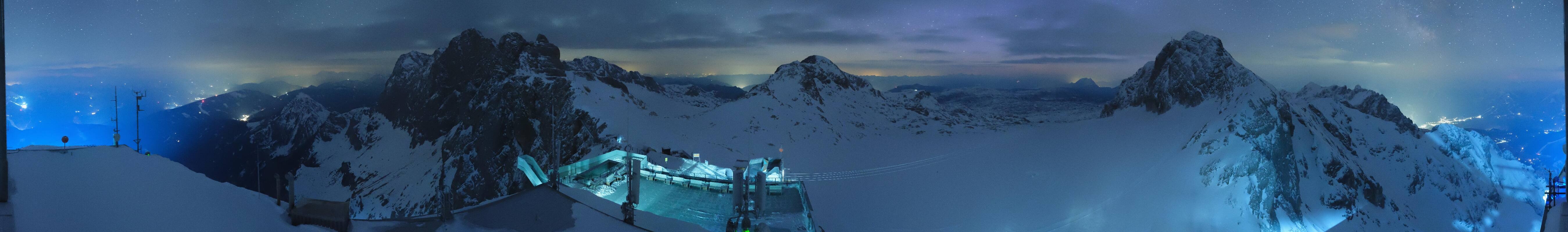 Archived image Panoramic webcam view at the Dachstein Glacier