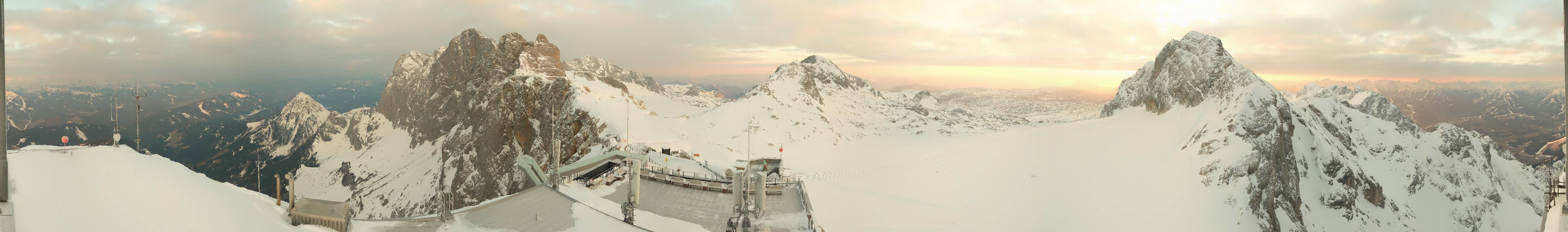 Archiv Foto Webcam Dachstein Gletscher: Panoramablick von der Bergstation