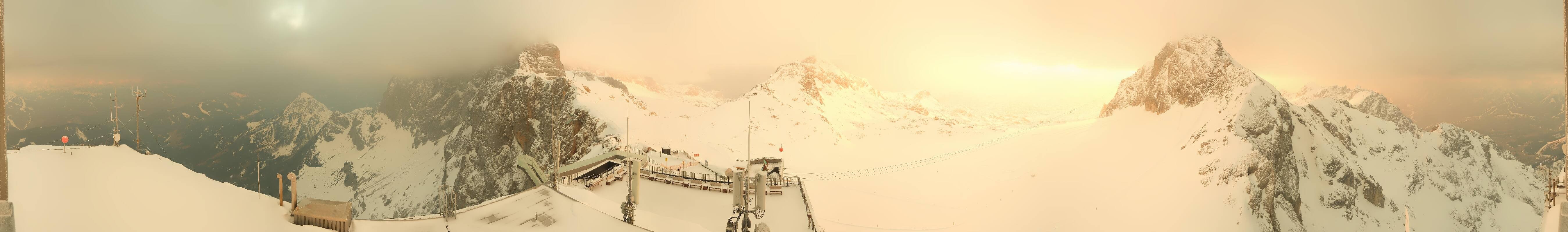 Archiv Foto Webcam Dachstein Gletscher: Panoramablick von der Bergstation