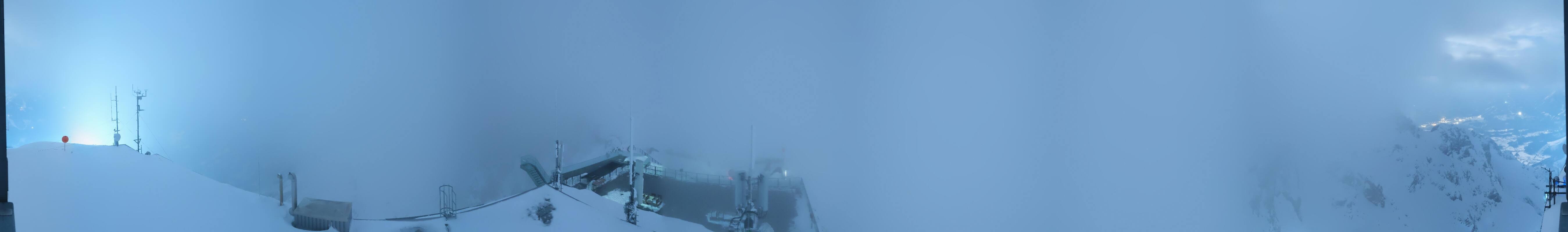Archived image Panoramic webcam view at the Dachstein Glacier