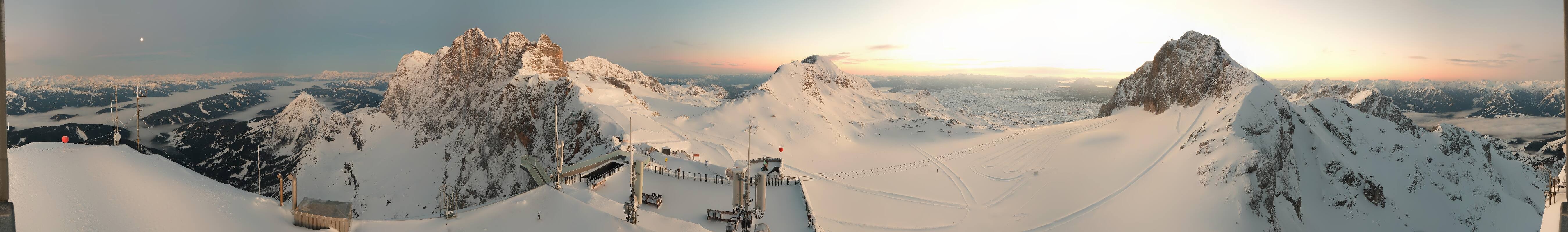 Archiv Foto Webcam Dachstein Gletscher: Panoramablick von der Bergstation