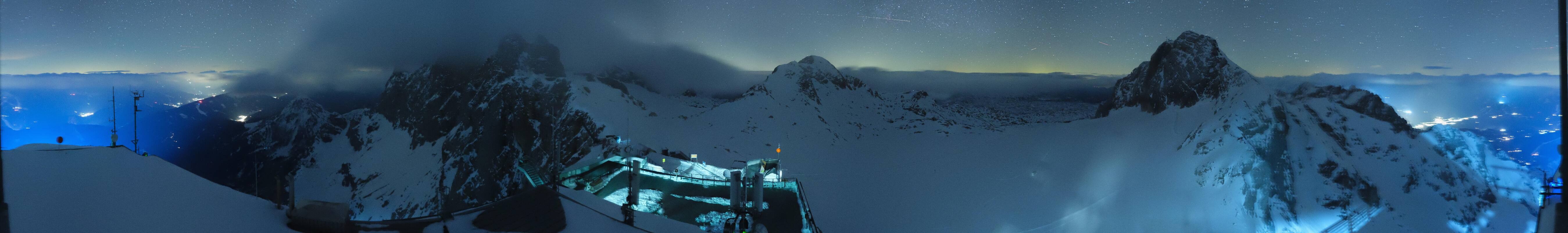 Archived image Panoramic webcam view at the Dachstein Glacier