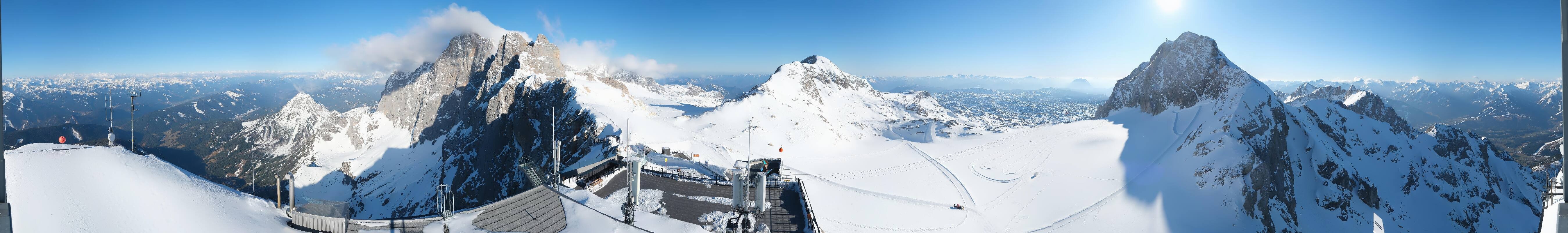 Archived image Panoramic webcam view at the Dachstein Glacier