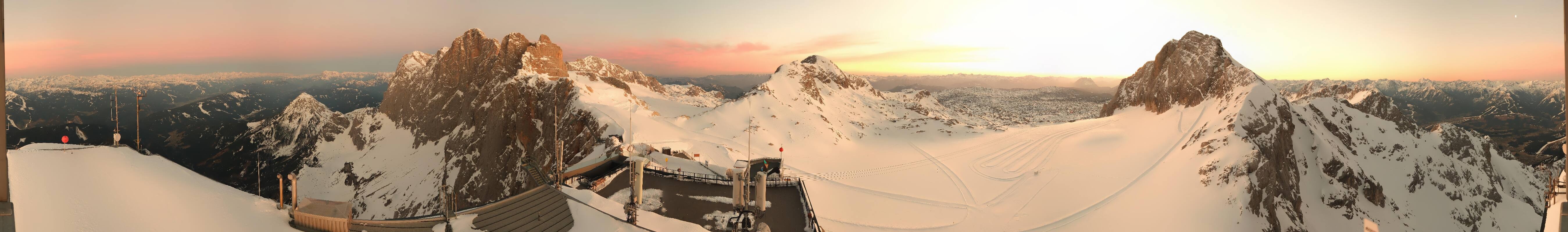 Archiv Foto Webcam Dachstein Gletscher: Panoramablick von der Bergstation