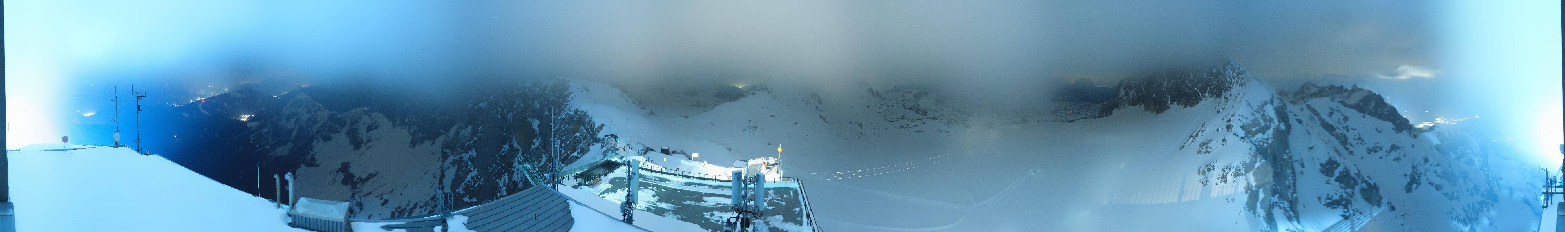 Archived image Panoramic webcam view at the Dachstein Glacier
