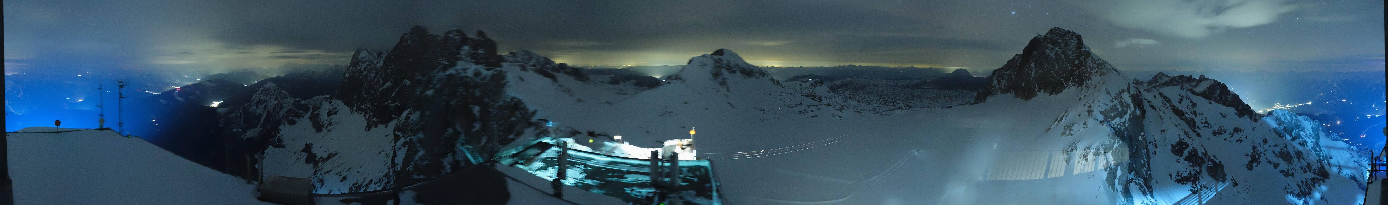 Archived image Panoramic webcam view at the Dachstein Glacier