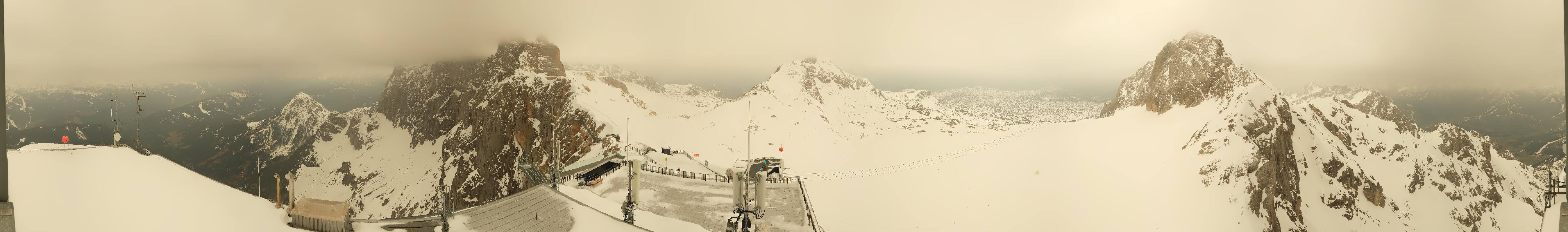 Archived image Panoramic webcam view at the Dachstein Glacier